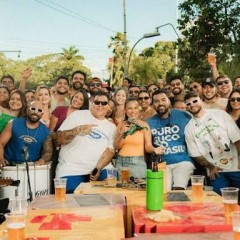Menos é Mais feat. Simone Mendes
